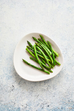 Grilled asparagus spears