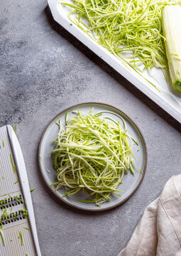 Zoodles - Low carb zucchini noodles
