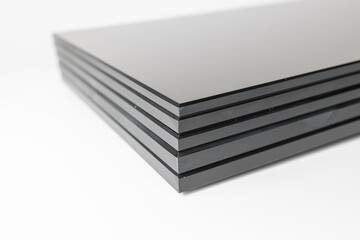 Sheets of Factory manufacturing tempered clear float glass panels cut to size