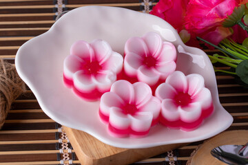 Red flower-shaped coconut milk jelly