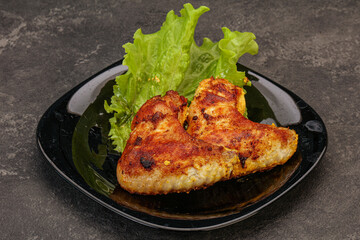 Roasted chicken wings with spices