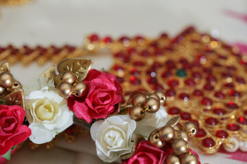 wedding rings and roses