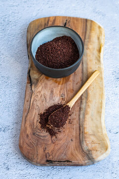 Sumac in a bowl and on a spoon