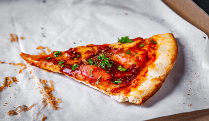 last one slice of Pizza with Mozzarella cheese, ham, bacon, Tomato sauce, pepper, Spices and basil....
