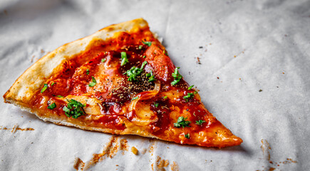 last one slice of Pizza with Mozzarella cheese, ham, bacon, Tomato sauce, pepper, Spices and basil....