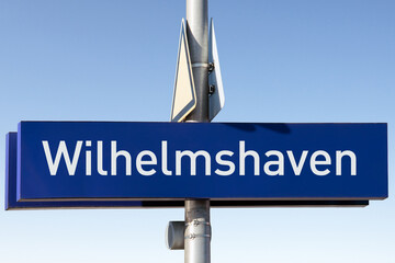 Tafel, Bahnhof, Wilhelmshaven, (Symbolbild)