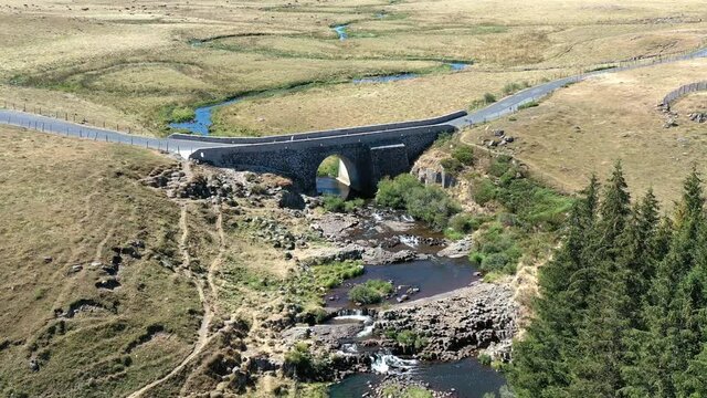 survol du plateau de l'Aubrac en Loz&egrave;re