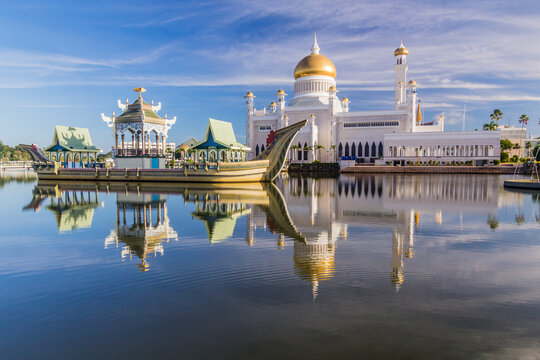 Omar Ali Saifuddien Mosque and a replica of a royal barge in Bandar Seri Begawan, Brunei