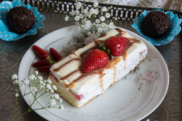 cheesecake with berries