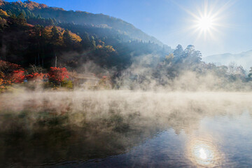 秋の早朝の金鱗湖　大分県由布市　 Autumn  Kinrin Lake in the early morning Ooita-ken Yufu city