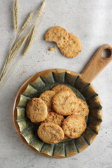 Oatmeal cereal cookies is healthy cookies for breakfast.