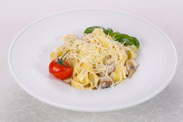 Italian pasta Linguini with mushroom
