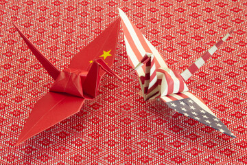 アメリカ-中国 折り鶴
