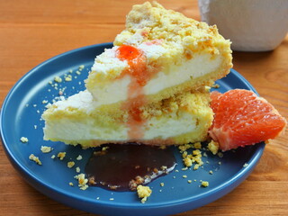 cake with cream and strawberry