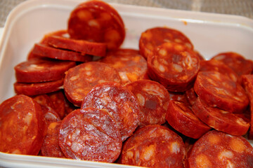 Rondelles de chorizo dans un conditionnement plastique