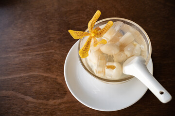 Litchi in sweet syrup