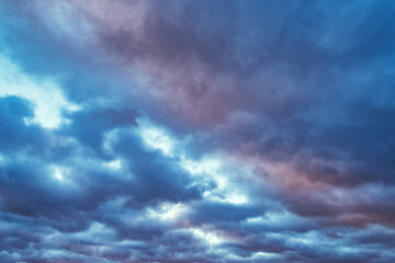 Fototapeta na wymiar Cloudy skies after rain at sunset time.