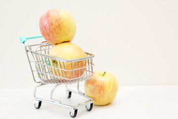 shopping cart with fruits