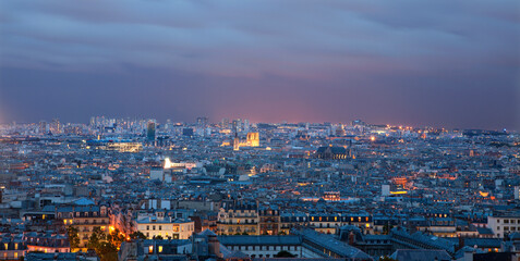 Fototapeta na wymiar Paris - The evening outlook from Montmartre