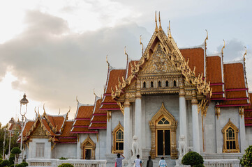 Fototapeta premium Landscape view of the Marble sanctuary of Wat Benchamabophit temple in Bangkok Thailand