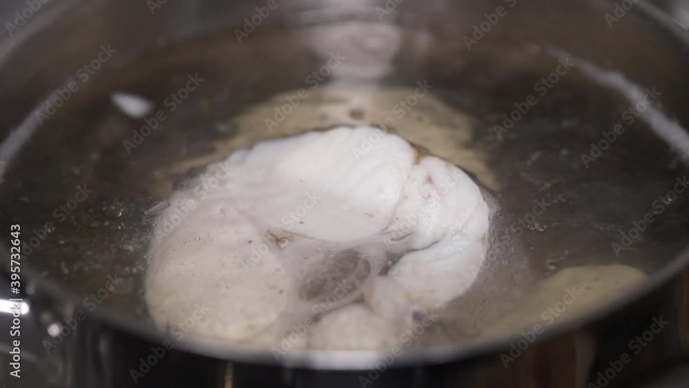 Sticker boiling spaghetti in water