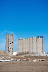 abandoned grain elevator and silos in minneapolis