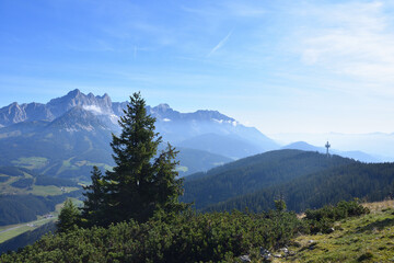 Fototapeta na wymiar Blick vom Rossbrand auf das Dachsteingebirge