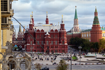 Fototapeta premium Moscow, Russia - November 1, 2020: Moscow Red Square with State Historical Museum and Kremlin. View of Tverskaya, Mokhovaya and Okhotny Ryad streets.