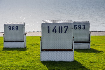 Wei&szlig;e Strandk&ouml;rbe, B&uuml;sum, Schleswig-Holstein, Deutschland