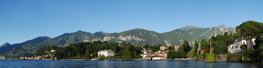 Fototapeta na wymiar Panorama di Bellagio con Villa Melzi - Lago di Como