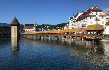 Naklejka premium Historic city center of Lucerne with famous Chapel Bridge on Reuss River in Switzerland