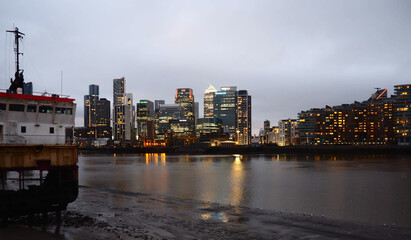 Fototapeta premium Alternative view of the evening Canary Wharf