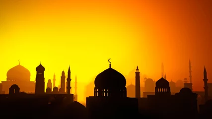 Foto op Aluminium Silhouet van een islamitische Arabische stad. Midden-Oosten. Religieuze monumenten en minaretten met koepels. Uitzicht op de zonsondergang. 3D render. Lichten en schaduwen tussen de huizen van een bewoond centrum © Naeblys