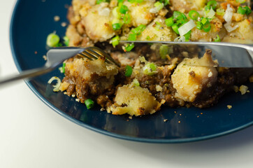 Beef and gravy enriched with a splash of Italian red wine, with creamy mash and finished with a herby cheddar crumb