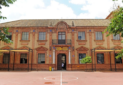 Centro de Educaci&oacute;n Infantil y Primaria San Jacinto - Colegio San Jacinto. Barrio de Triana, Sevilla, Espa&ntilde;a