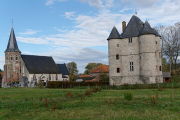 Donjon de Bours et église Sainte - Austreberte - Pas-de-Calais - France