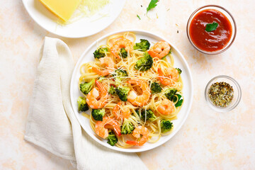 Shrimp and broccoli pasta