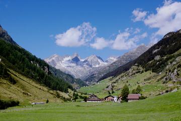 Fototapeta na wymiar Sustenpass bei Meiren im Kanton Uri, Schweiz