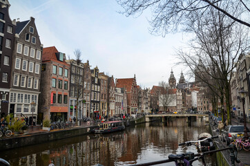 Fototapeta na wymiar The canal in Amsterdam, the Netherlands