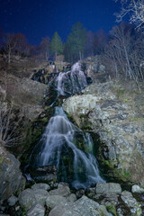 Obraz premium Schwarzwald Todtnauer Wasserfall bei Nacht 