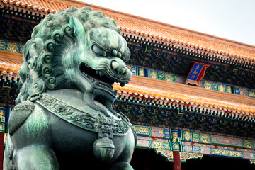lion statue at forbidden city