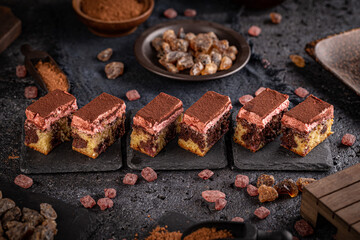 Mini marble cakes