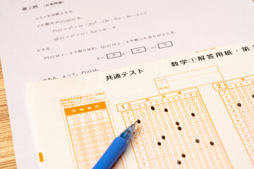 共通テストとマークシート