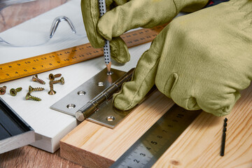 Installation of furniture hinges in the chipboard, tools and accessories needed to perform the...