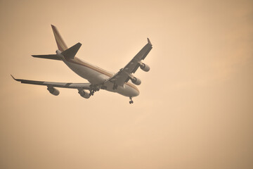 Boeing 747 flying into horizon