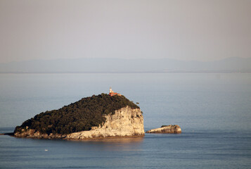Isola del Tino con il faro