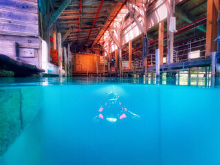 Taucher unter Wasser