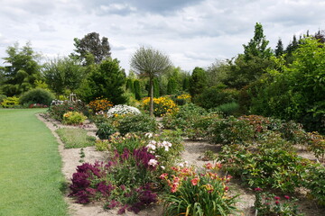 Botanischer Garten als Traumgarten, Staudengarten und märchenhaften Park mit vielen Blumen