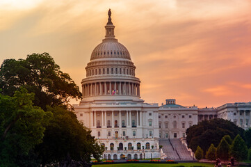 View of Capitol Hill in Washington DC in summer at sunset - obrazy, fototapety, plakaty