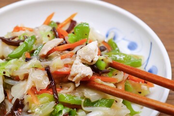 野菜炒め　黒ペッパー味　キャベツ、もやし、豚肉、木クラゲ、玉ねぎ